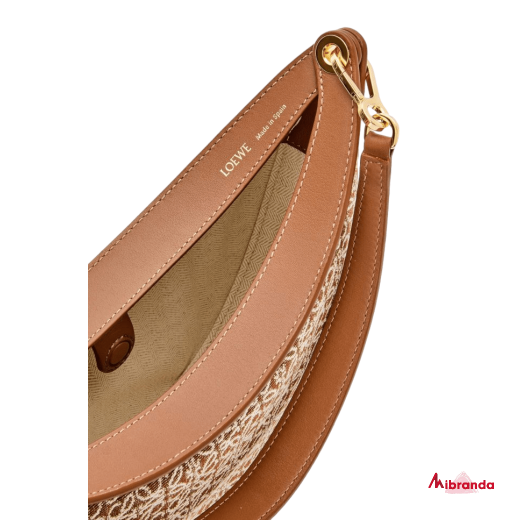 Bolso de hombro Luna mini, color bronceado, de Loewe. K11400 - Imagen 4
