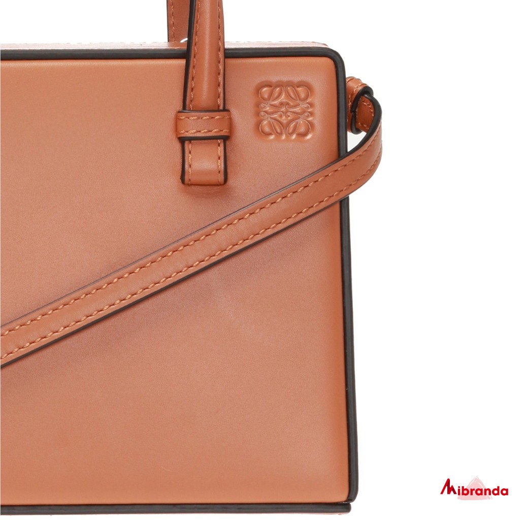Bolso Postal bronceado, de Loewe. K11229 - Imagen 6