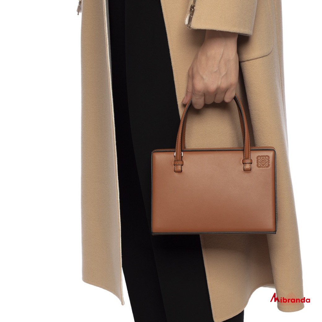 Bolso Postal bronceado, de Loewe. K11229 - Imagen 7